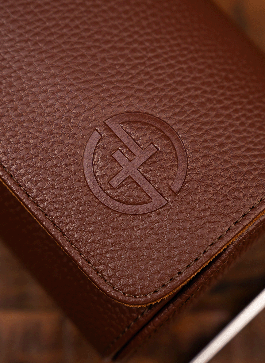 Braune Uhrenrolle – Zwei Uhren