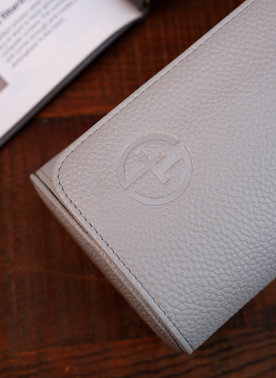 Astuccio grigio per orologi – Tre orologi